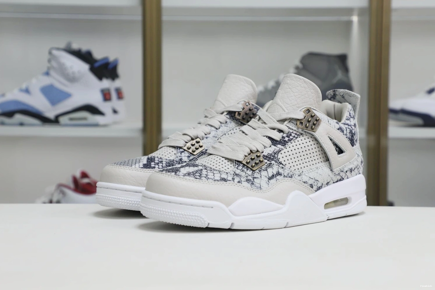 Jordan retro 4 Air snakeskin Jordan 0808